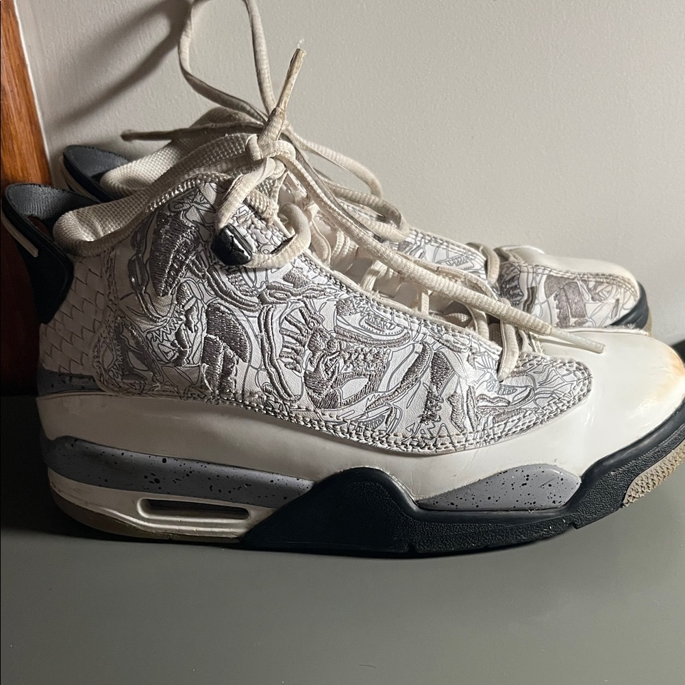 Jordan White and Black Patterned Sneakers